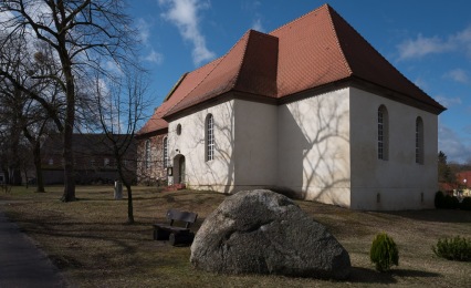 Die Kirche im Ort Gusow